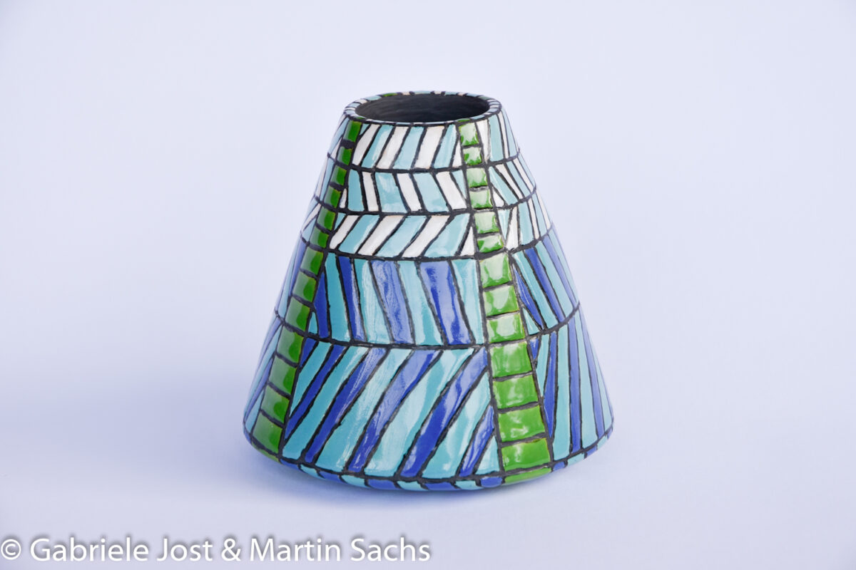 Vase (Steinzeug mit Glasurmalerei)